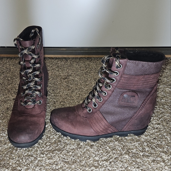 Sorel Lexie Wedge Booties size 8.5 Brown/Deep Maroon - Picture 4 of 6
